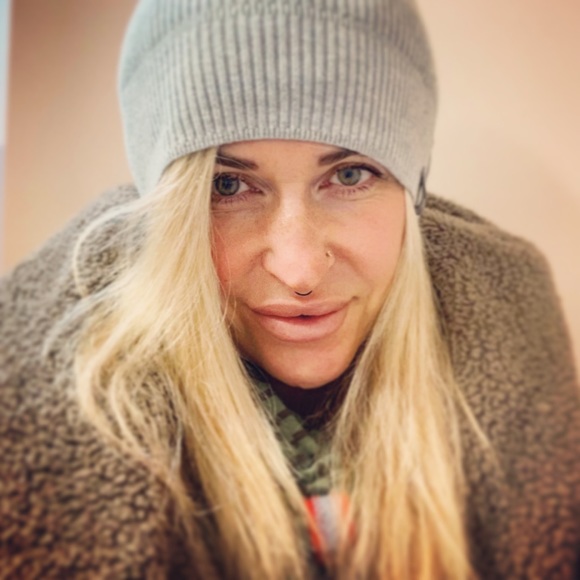 Meet your Posher, Kelly - Picture 7 of 8